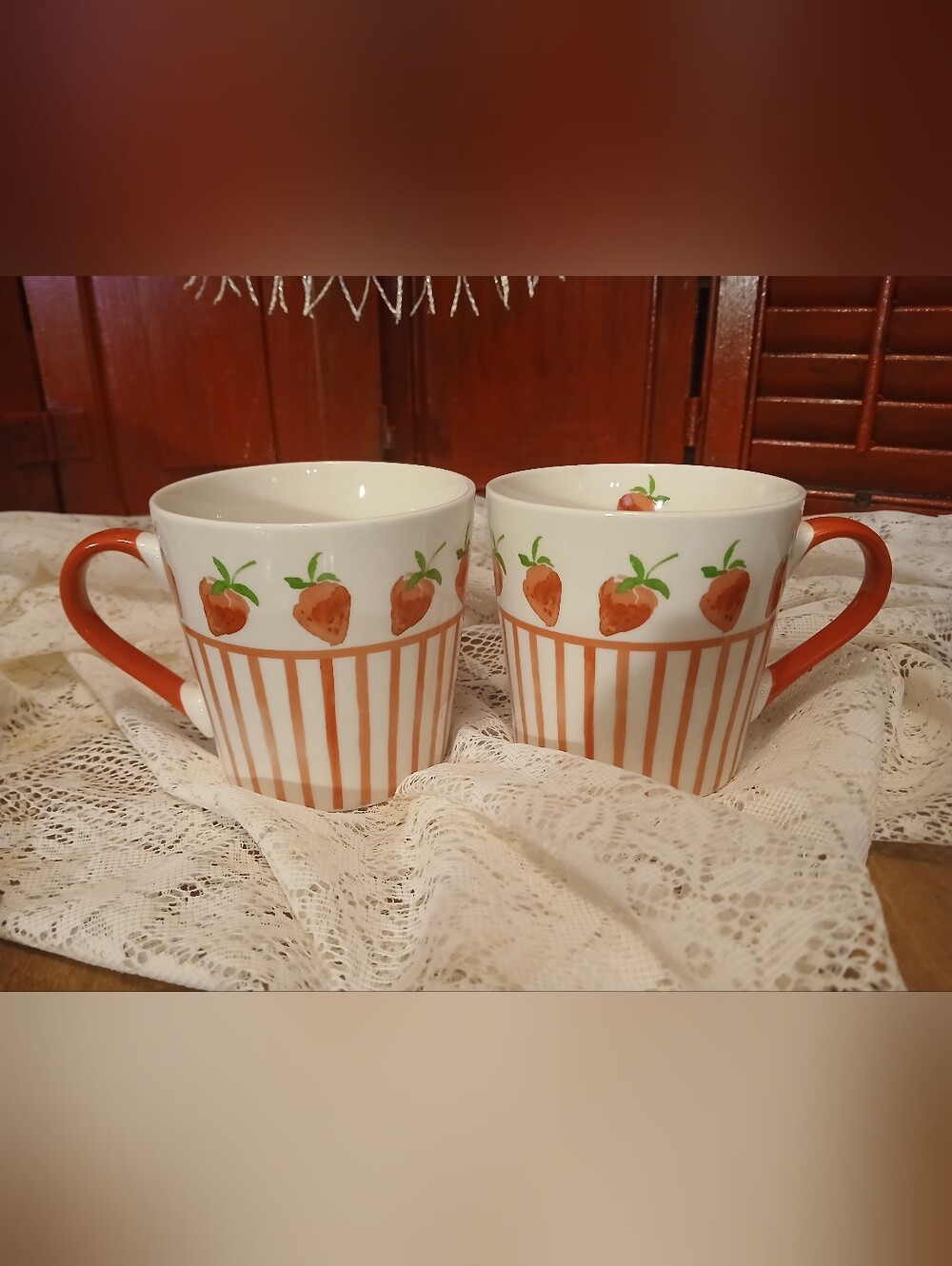 Strawberry Ceramic Mug Set in Red and Green